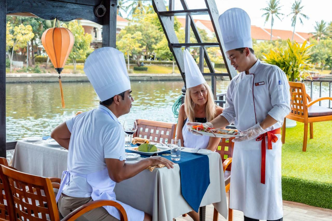 ลิตเติล ริเวอร์ไซด์ . อะ ลักชัวรี โฮเต็ล แอนด์ สปา Hotel ฮอยอัน ภายนอก รูปภาพ A restaurant in Hoi An, Vietnam