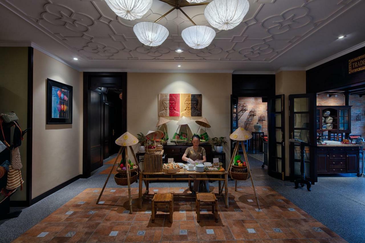 ลิตเติล ริเวอร์ไซด์ . อะ ลักชัวรี โฮเต็ล แอนด์ สปา Hotel ฮอยอัน ภายนอก รูปภาพ The lobby of the hotel